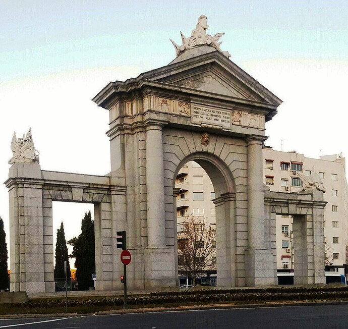 Puerta+de+San+Vicente,+2016~2