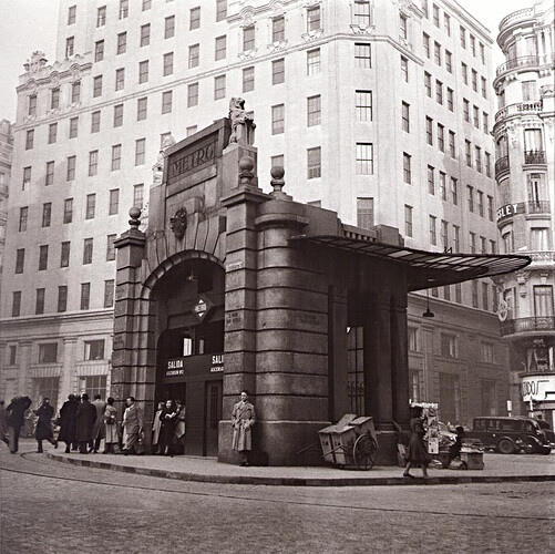 63. Templete de Metro en la Red de San Luis. Gran Vía. Català-Roca. Años 50