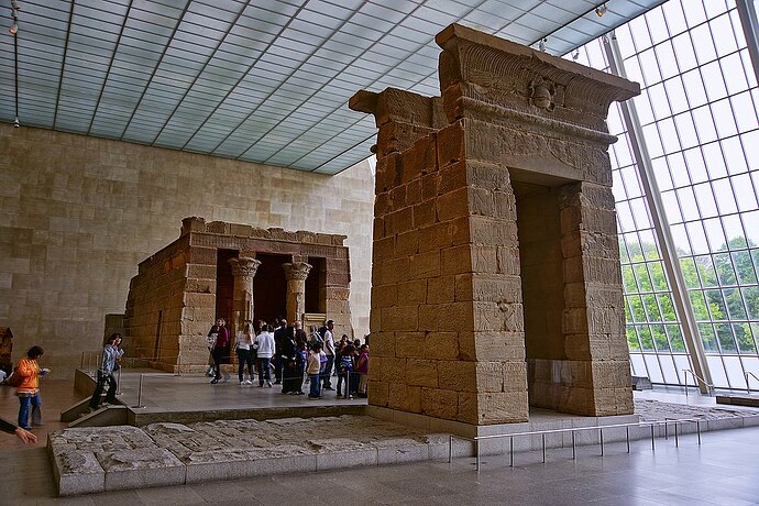1024px-NYC_-Metropolitan-_Temple_of_Dendur
