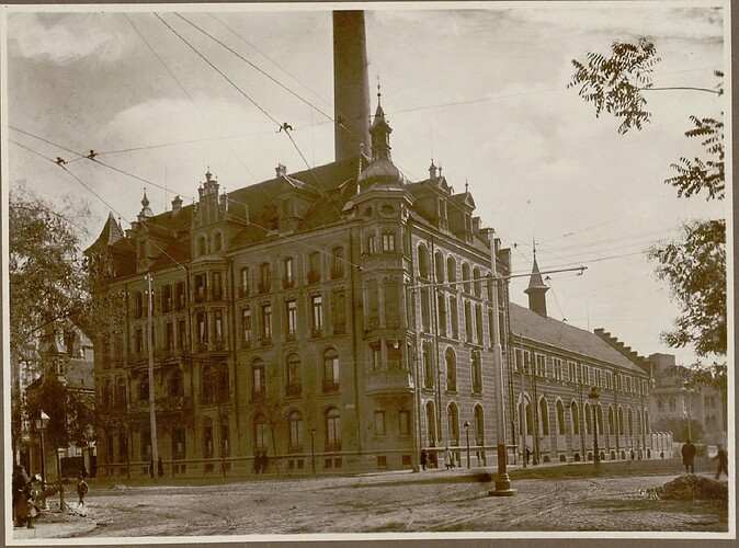 15. Unión Eléctrica Madrileña, central norte. Manuel Cortina, 2. Fotografía Amador. Hacia 1919. Vista desde Trafalgar r