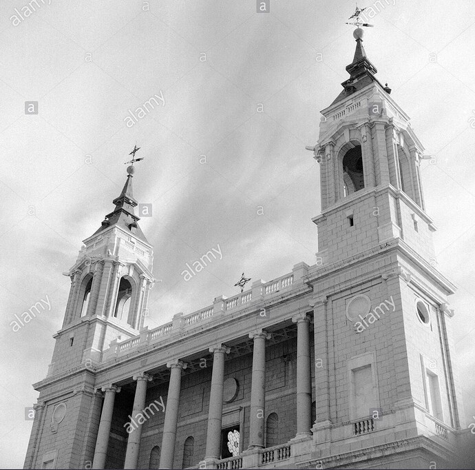 parte-superior-de-la-fachada-de-la-catedral-de-la-almudena-fotografia-en-blanco-y-negro-aos-60-author-chueca-fernando-sidro-carlos-location-catedral-de-la-almudena-madrid-spain-2C4JCC0~2