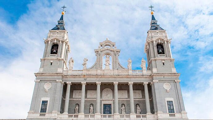 catedral-almudena-fachada-1