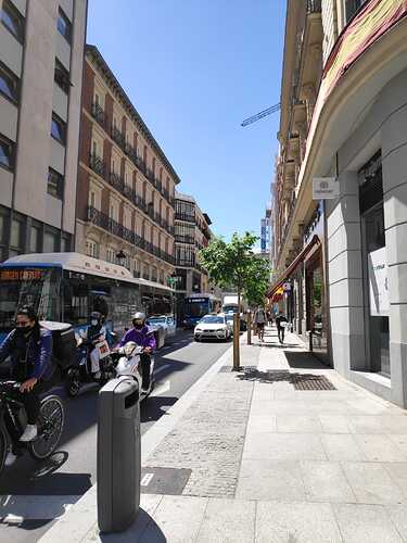 Calle Cedaceros