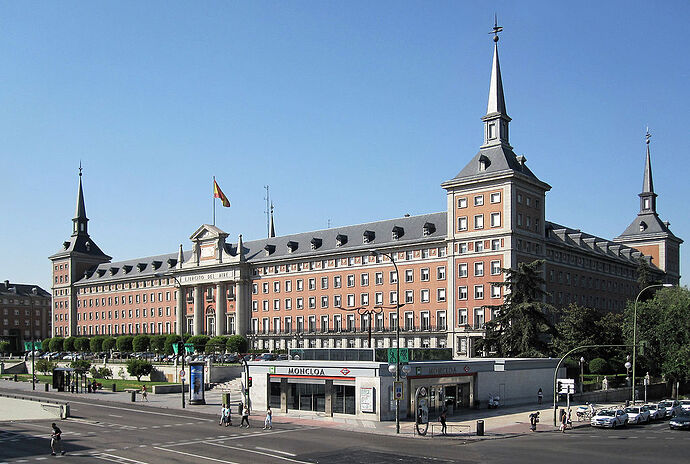 1024px-Madrid_Ejercito_del_Aire