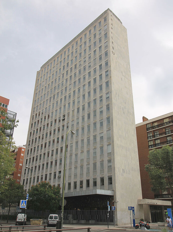 Edificio_Arapiles_13_(Madrid)_02