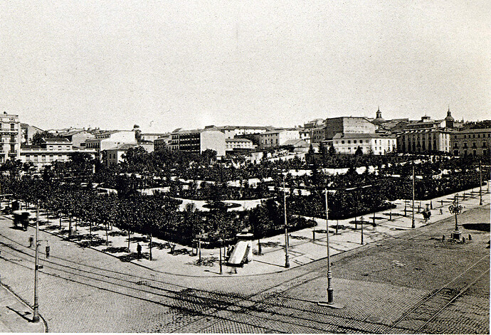 07a. Plaza de España. Nuevo Mundo, Año XXV, nº 1.284, 16 de agosto de 1918.