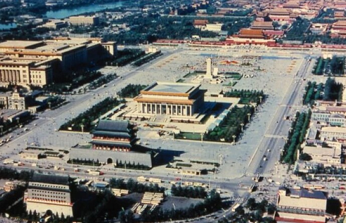 httpswww.google.comsearchq=plaza+de+tiananmen&rlz=1C9BKJA_enES854ES854&hl=es&prmd=invx&source=lnms&tbm=isch&sa=X&ved=2ahUKE