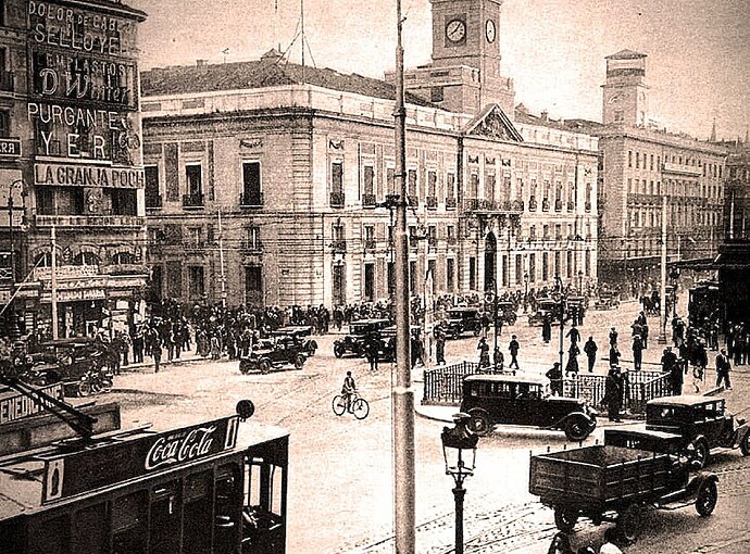 PUERTA DEL SOL COCA COLA