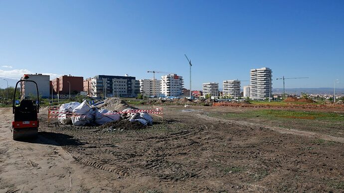 el-alcalde-Paco-Cuenca-visita-la-sobras-de-la-zona-del-barrio-Albayda-junto-al-cortijo-de-los-Cipreses-AC-18