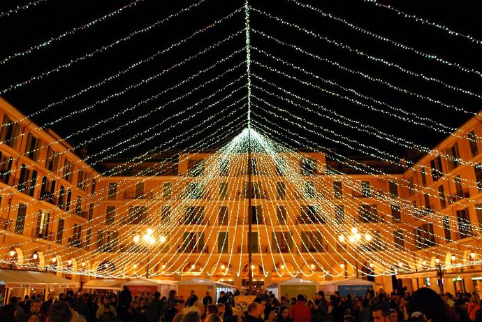 plazamayorlightshdr1-1024x685