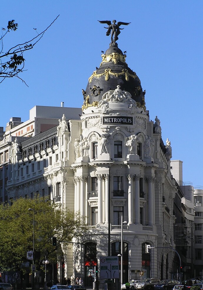 Edificio_Metrópolis_(6_de_diciembre_de_2005,_Madrid)~2