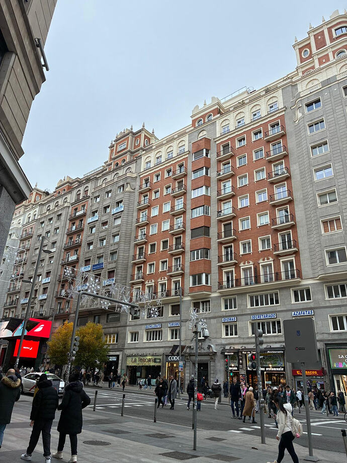 edificio gran via 2