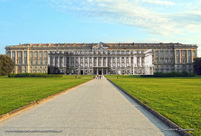confronto-in-altezza-dimensioni-e-piu-grande-la-reggia-di-caserta-o-il-palazzo-reale-di-madrid