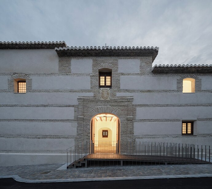 metalocus_antonio-garcia-bueno_ermita_granada_01