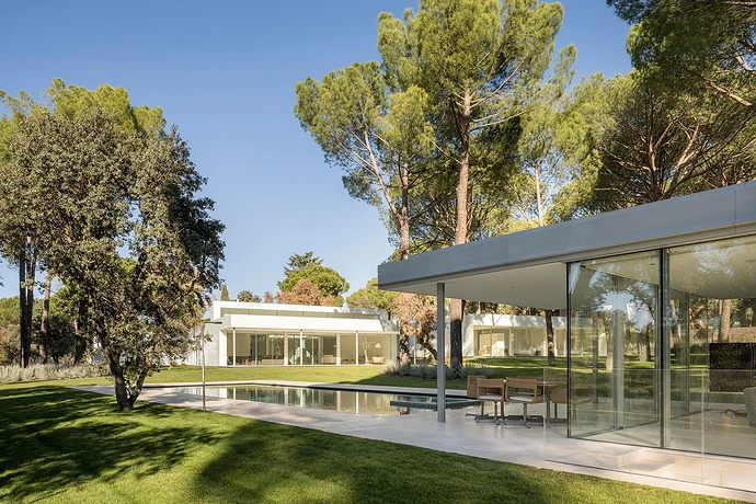 av_medium__av_245281