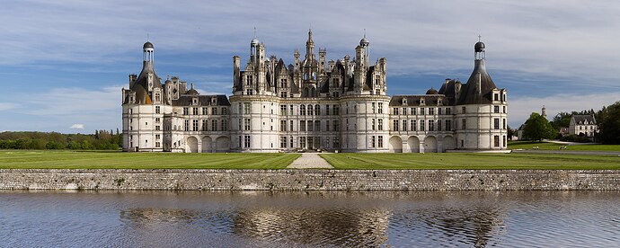 Chambord_Castle_Northwest_facade
