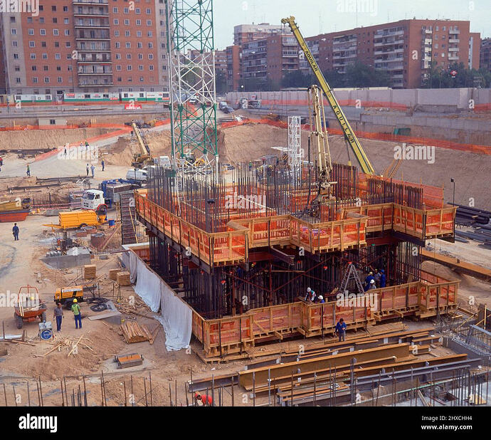 obras-de-construccion-de-las-torres-kio-principios-de-los-aos-90-siglo-xx-author-johnson-phillip-burgee-john-location-plaza-de-castilla-madrid-spain-2HXCHH4