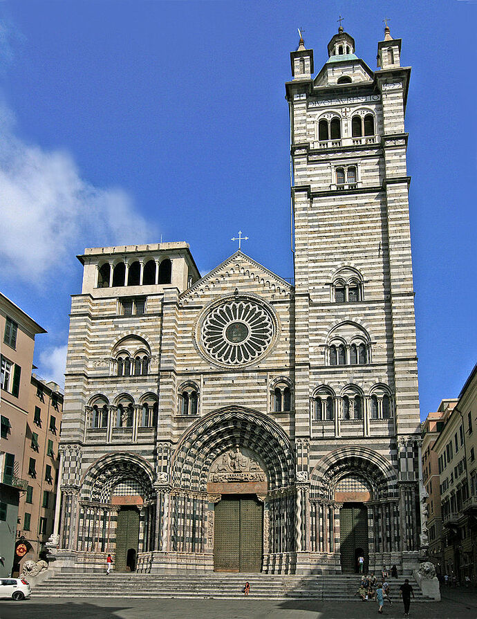 800px-Cattedrale_di_San_Lorenzo_Genoa