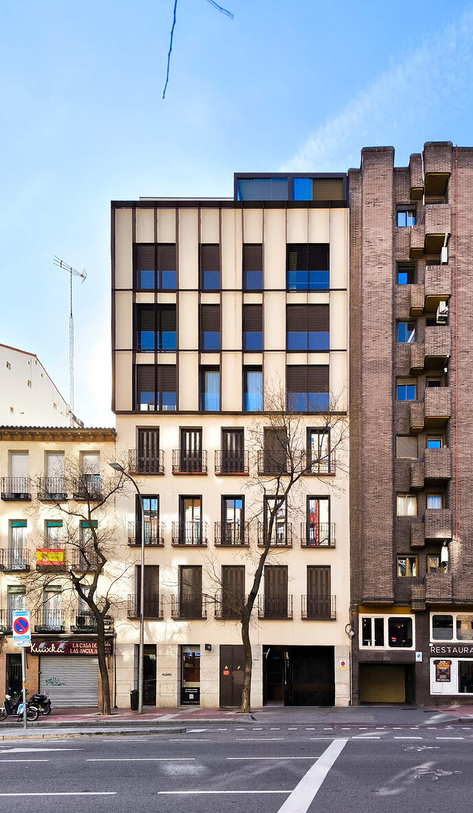 Santa Engracia 51