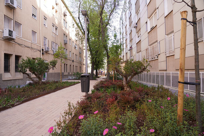 Espacio interbloques incluido en el Plan Regenera Madrid