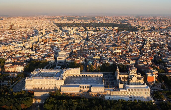 panoramica_palacio_real_galeria_colecciones_reales_0