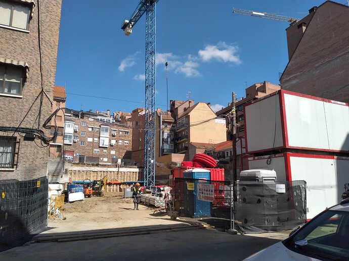 Paseo de la Dirección 82-86