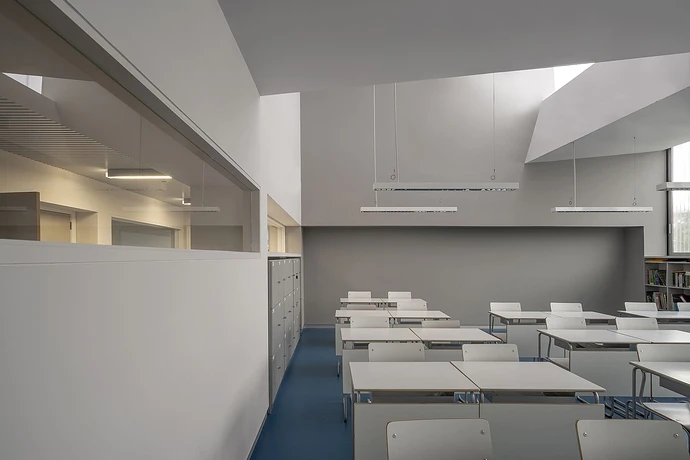 rojo-fernandez-shaw-founder--039-s-hall---runnymede-college-campus-primary-schools-archello.1653666893.1237