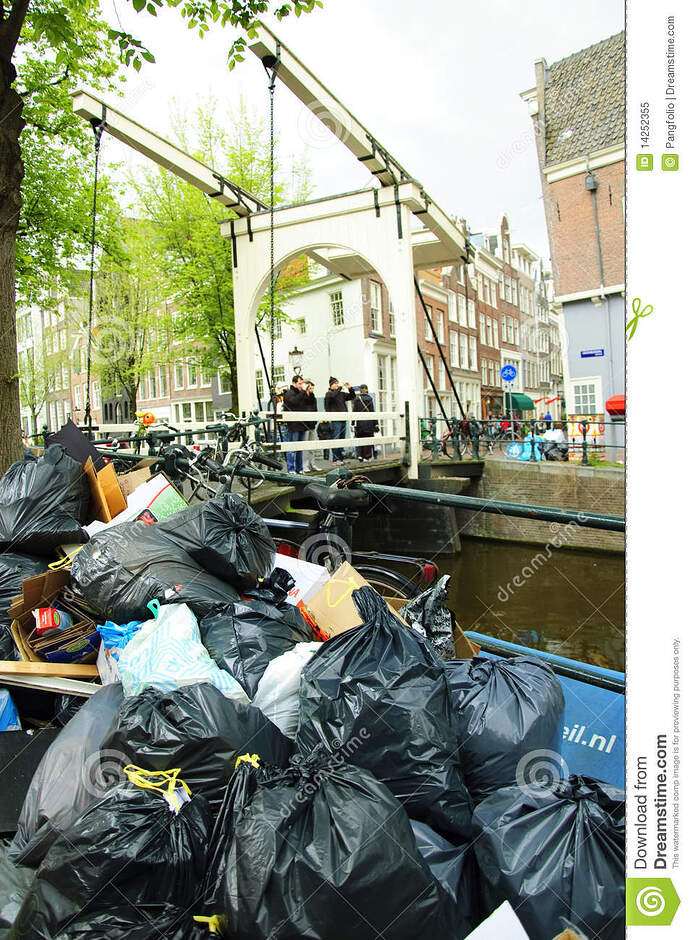 ciudad-de-amsterdam-por-completo-de-la-basura-14252355