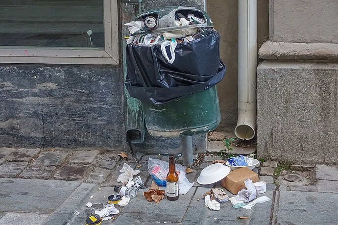 1200px-Littering_in_Stockholm_2018