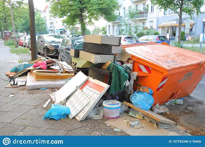 techo-de-basura-berlín-alemania-piamonte-en-la-calle-157783346