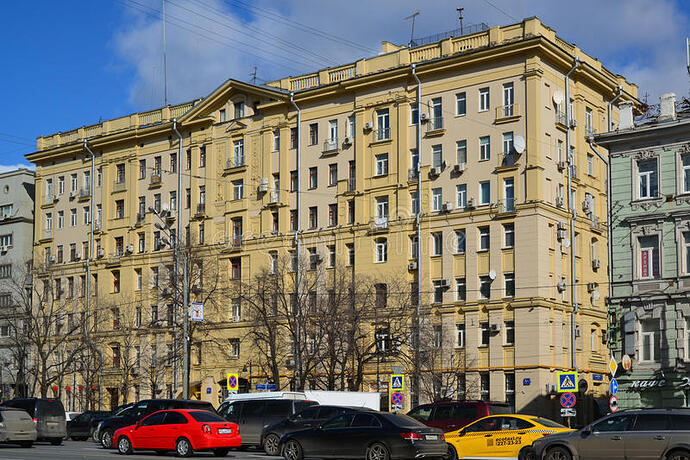 moscow-russia-march-houses-stalinist-architecture-garden-ring-68722861
