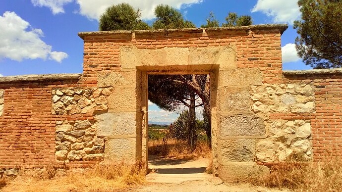 1725 , Postigo de los Pinos o de Húmera, Fernando VI (4)_Easy-Resize.com