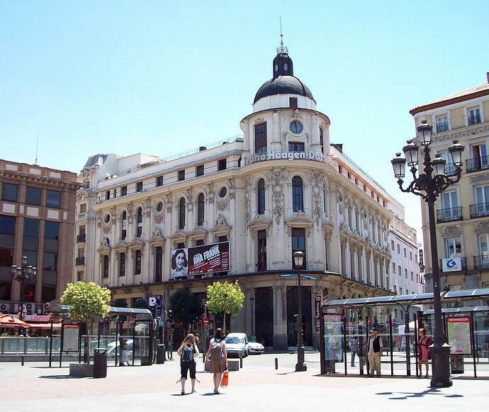 Teatro_Calderón_(Madrid)_02