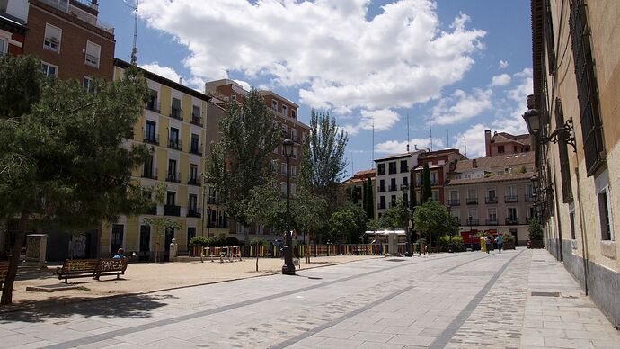 Plaza-de-las-Comendadoras_3