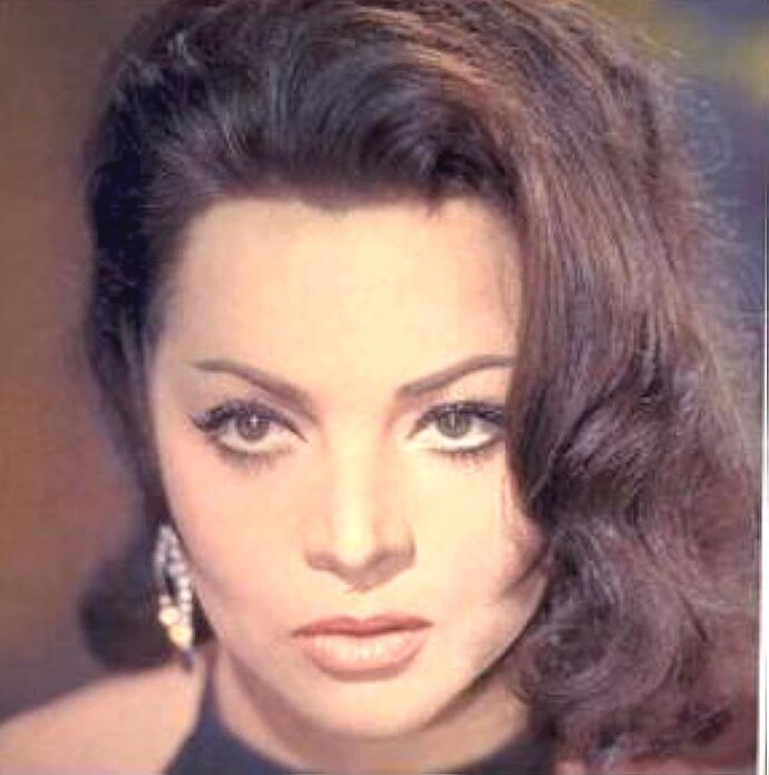 MV5BMTg1MTA3Mjg4NV5BMl5BanBnXkFtZTYwOTA3MzEz.V1_FMjpg_UX1000