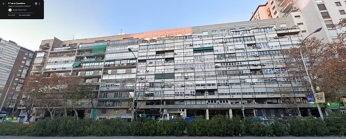 Favelas en Castellana frente a Castellana 200.