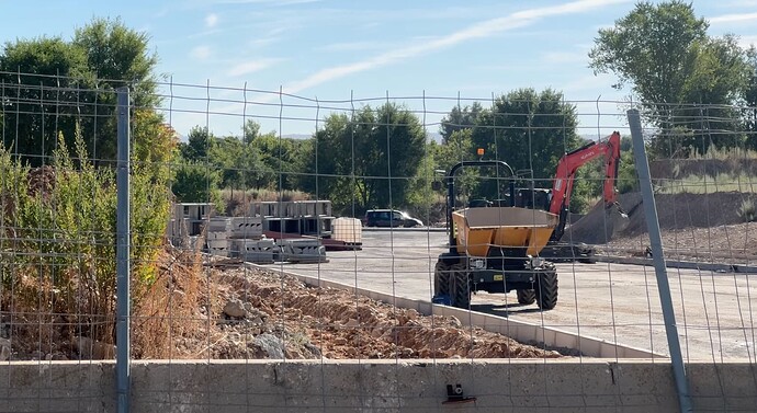 Acceso avenida vehiculos