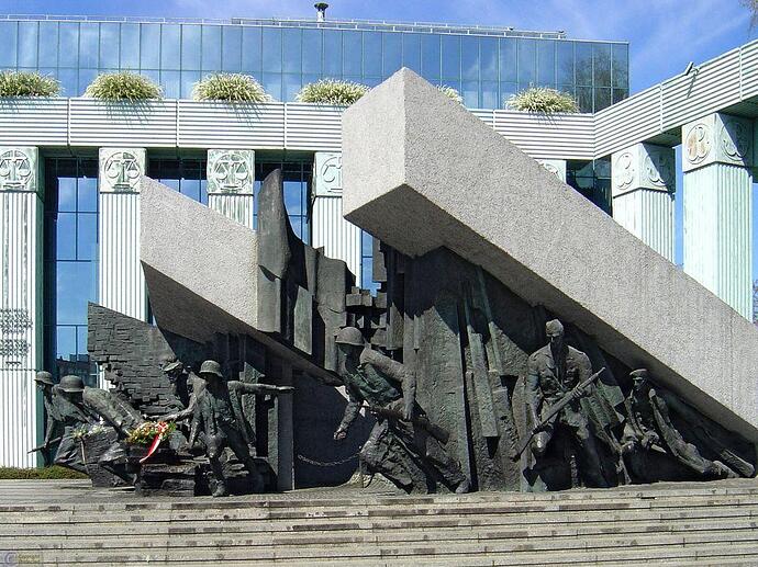 uprising_monument_6033431
