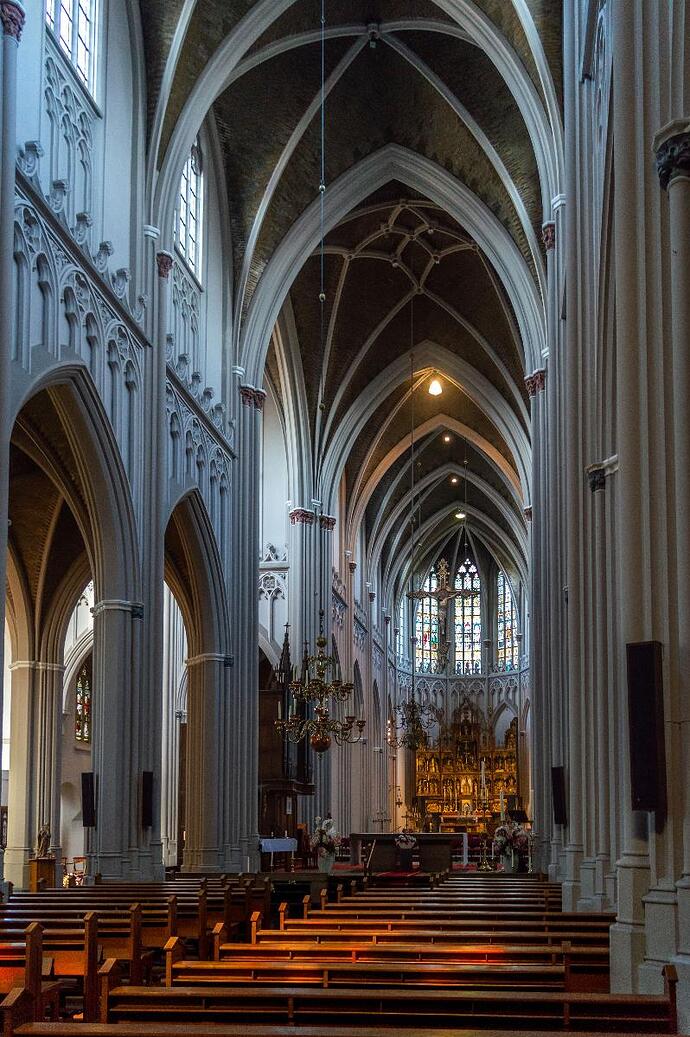 heuvelse-kerk-interior
