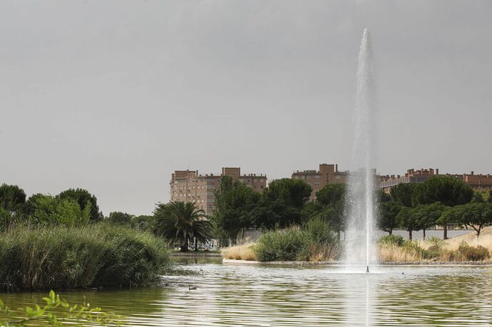 laguna-del-parque-emperatriz-maria-de-austria-1500x1000-1