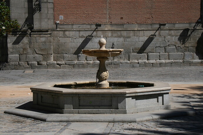 Fuente_Plaza_de_los_Carros-2011