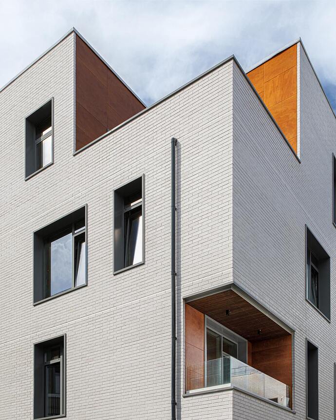 photo_2025-11-05_01-45-08