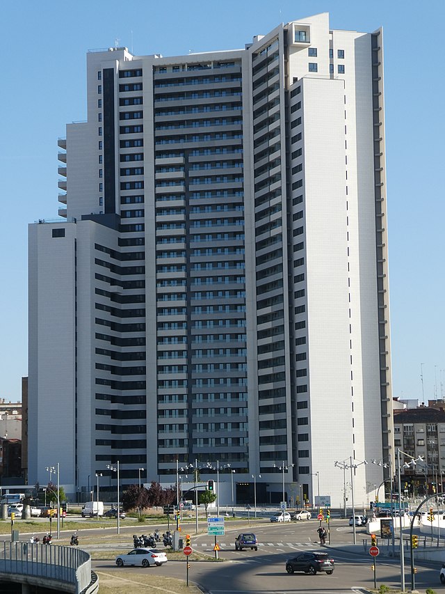 Torre_Zaragoza_Avenida_Navarra_72_1