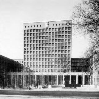 sede-de-los-sindicatos-Paseo-del-Prado-Madrid-1949-1956-F-de-A-cabrero-y-R-Aburto_Q320