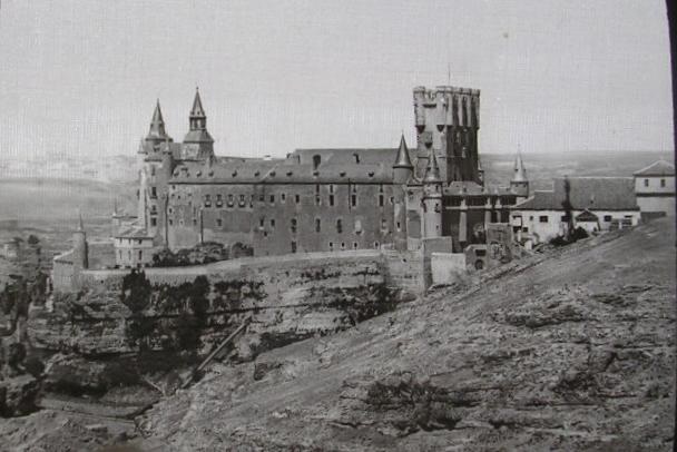 Cristal del Alcázar de 1860 para portalsegovia definitivo