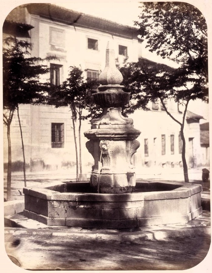 FUENTE PLAZA AFLIGIDOS